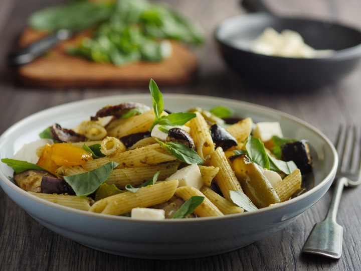 bowl of healthy veggie pasta salad