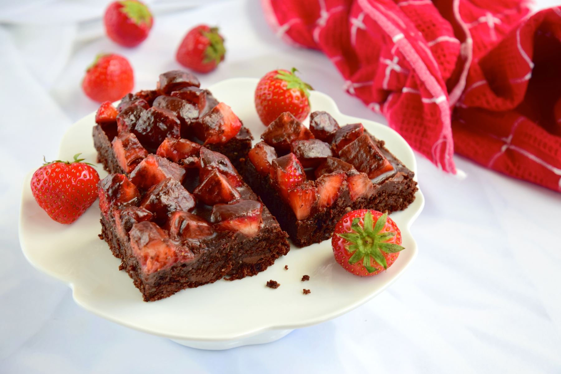 Paleo Chocolate Strawberry Brownies