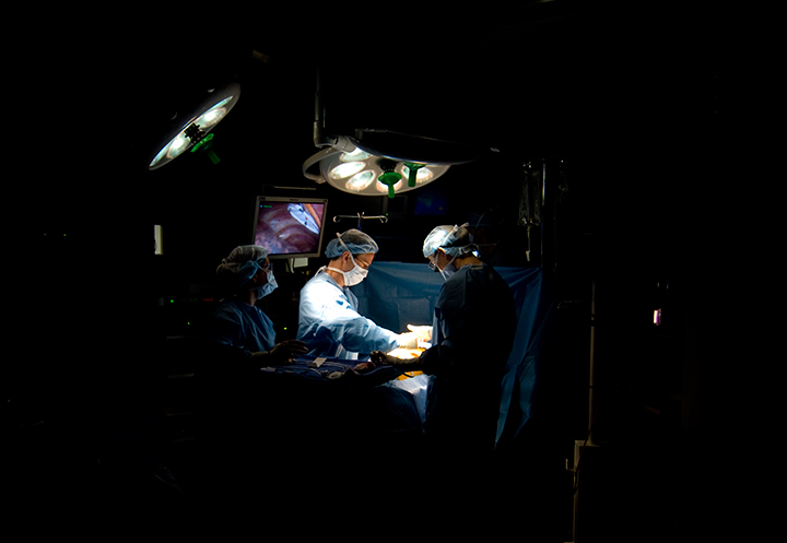 Dr. Howington performing lobectomy 